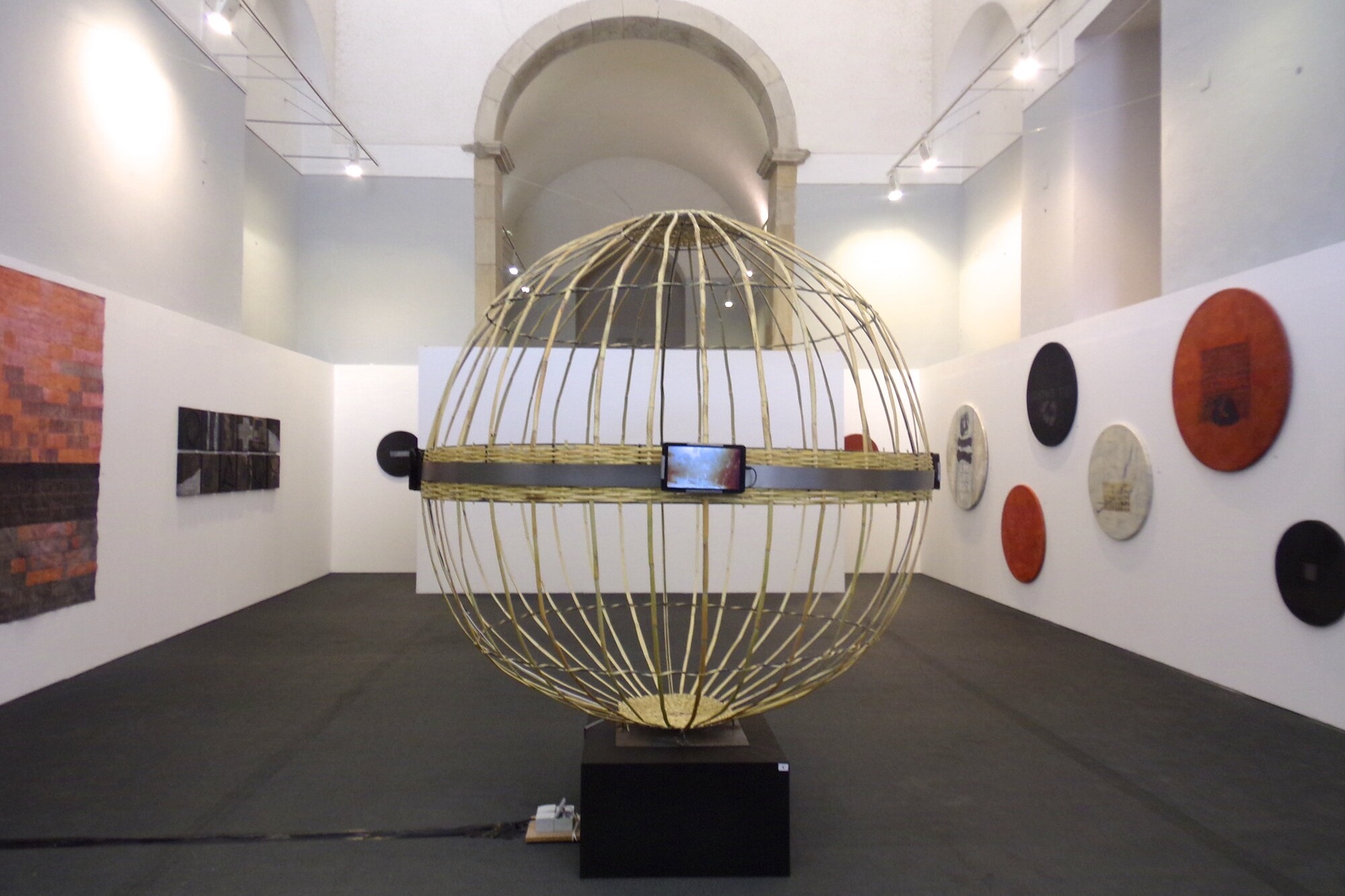 Mappemonde en osier de Nicole Callebaut